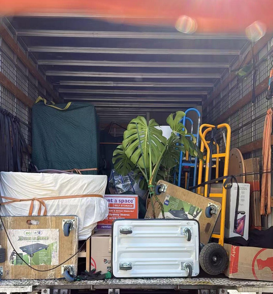 Removalists work by HD Removal and Transport, NSW