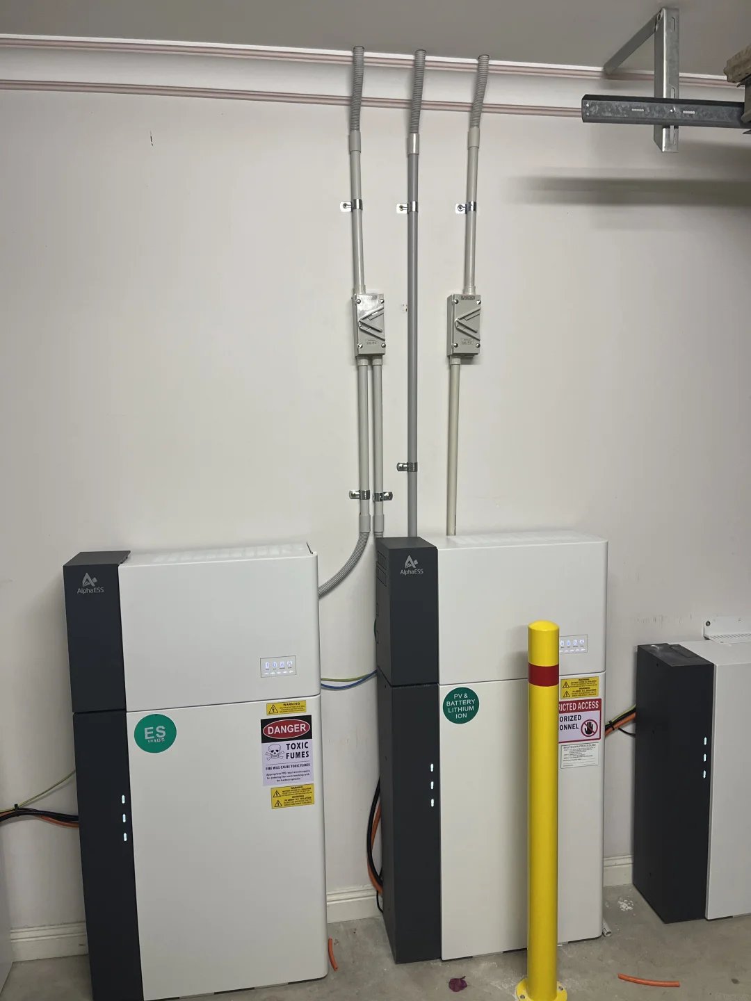 Solar & Battery work by Kunshilan Electrical, QLD (photo 1 of 2)