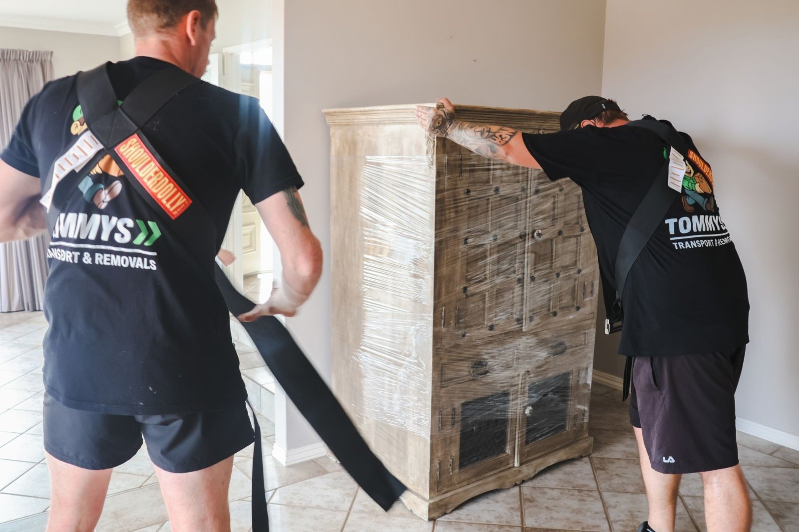 Removalists work by Tommy's Transport & Removals, Balcatta WA
