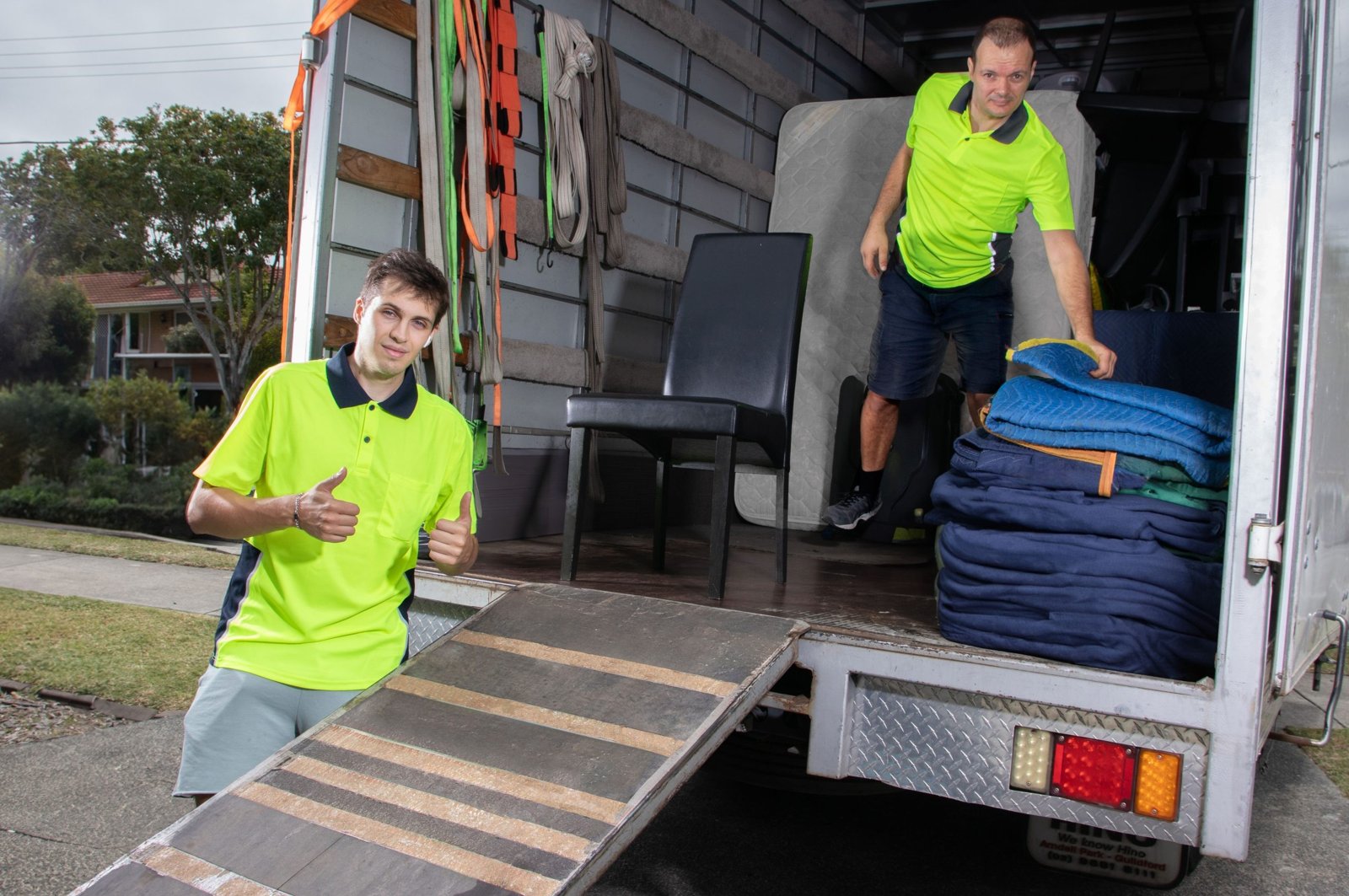 Removalists work by Effortless Moves, Runcorn QLD (photo 1 of 4)