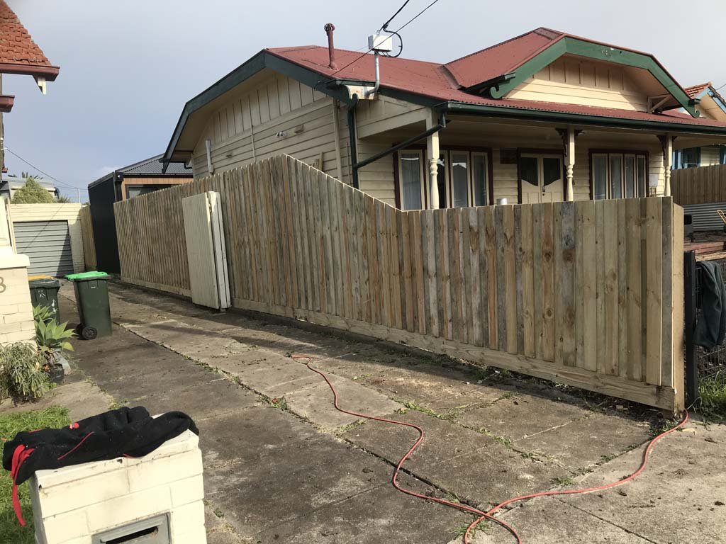 Fencing & Gates work by Auron Fencing, Epping VIC (photo 3 of 4)
