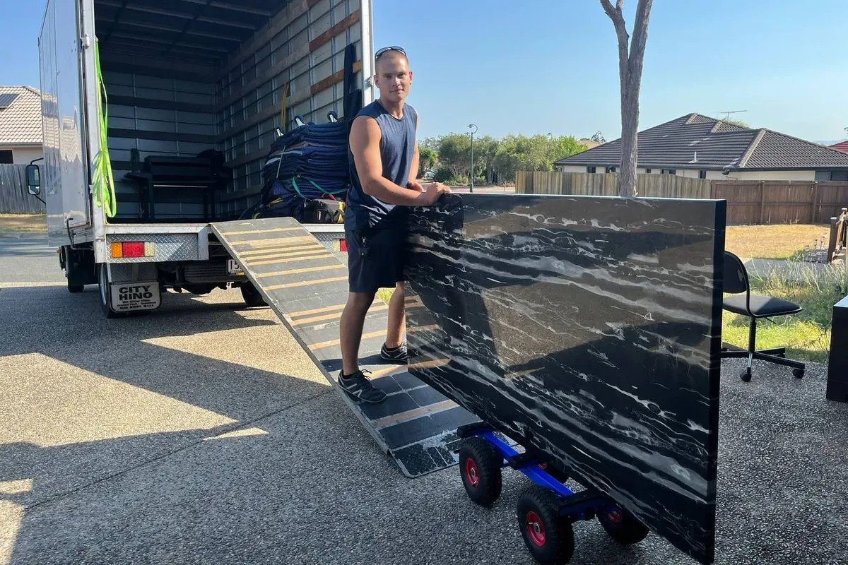 Removalists work by Safe'N Easy Movers, QLD