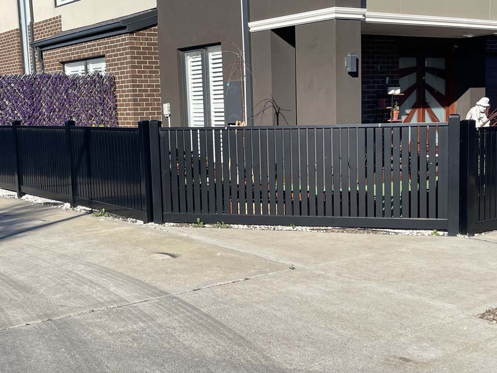 Fencing & Gates work by Auron Fencing, Epping VIC (photo 1 of 4)