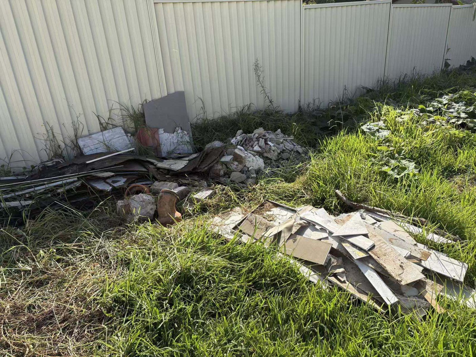Rubbish Removal work by Huanao Home Services, Haymarket NSW (photo 2 of 2)