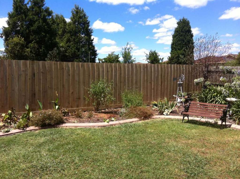 Fencing & Gates work by Auron Fencing, Epping VIC (photo 4 of 4)
