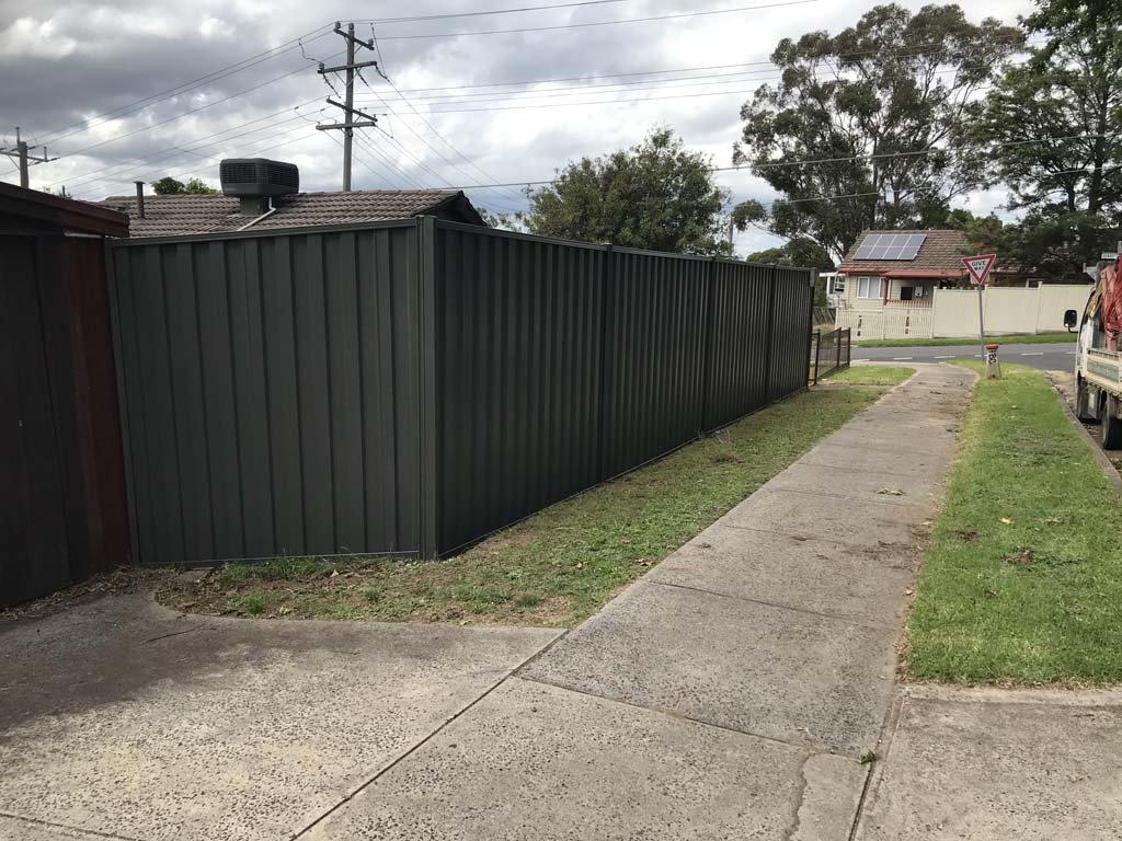Fencing & Gates work by Auron Fencing, Epping VIC