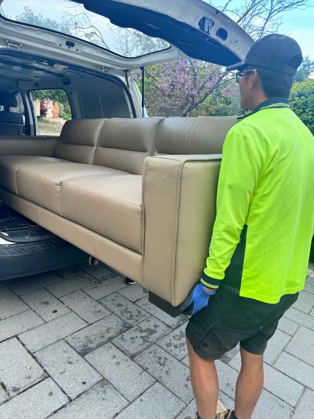 Removalists work by Perth Moving and Exit Cleaning, WA (photo 3 of 3)