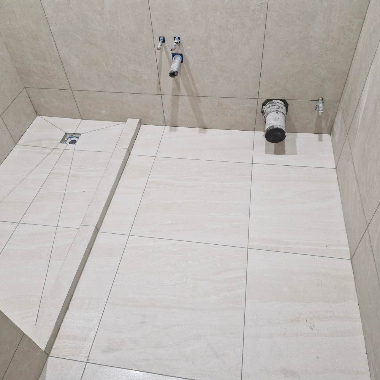 Tiler work by Ringwood North Tiler, Ringwood North VIC (photo 4 of 4)