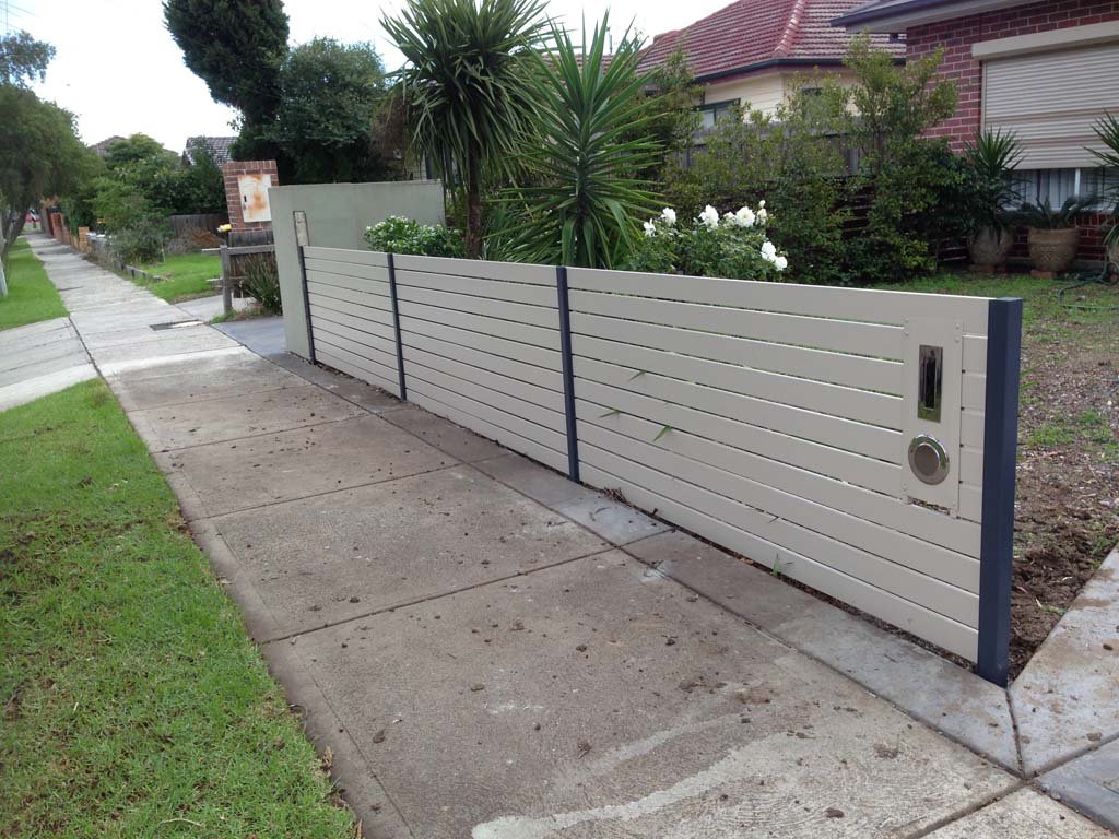 Fencing & Gates work by Auron Fencing, Epping VIC (photo 2 of 3)