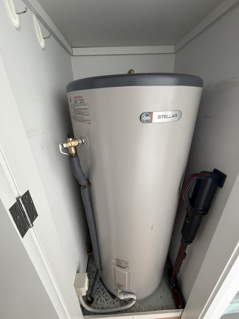 Hot Water Systems work by 4WD Plumbing, Box Hill VIC (photo 3 of 5)